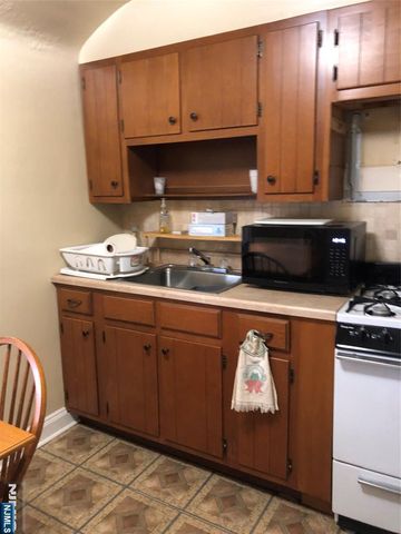 5 Bond Place, North Arlington, NJ 07031