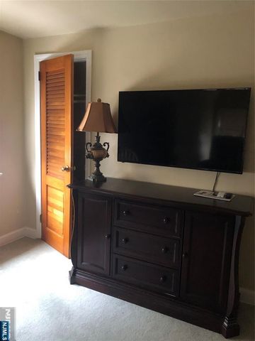 5 Bond Place, North Arlington, NJ 07031