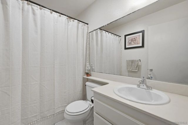 7061 Appian Dr B, San Diego, CA 92139