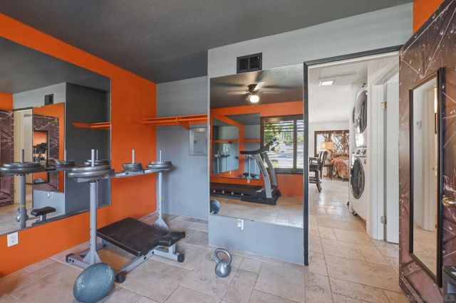 7061 Appian Dr B, San Diego, CA 92139