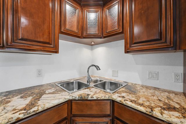 7061 Appian Dr B, San Diego, CA 92139