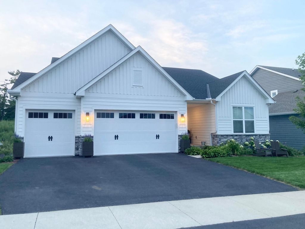 7053 Pearl Drive, Chanhassen, MN 55317