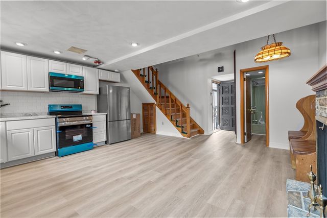 129 Academy Avenue, Providence, RI 02908