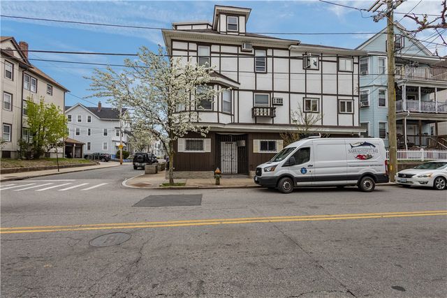 129 Academy Avenue, Providence, RI 02908