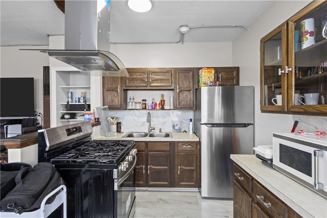 129 Academy Avenue, Providence, RI 02908