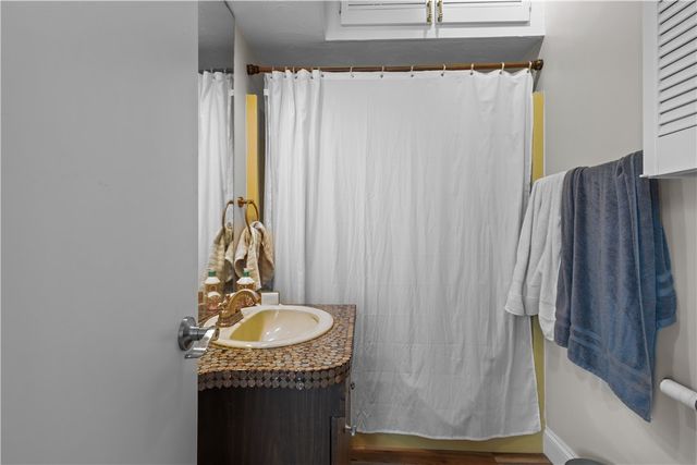 129 Academy Avenue, Providence, RI 02908