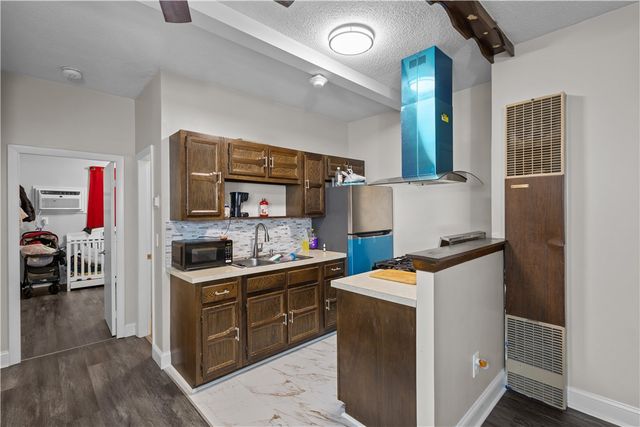 129 Academy Avenue, Providence, RI 02908