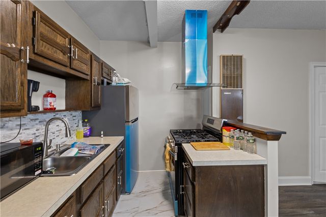 129 Academy Avenue, Providence, RI 02908