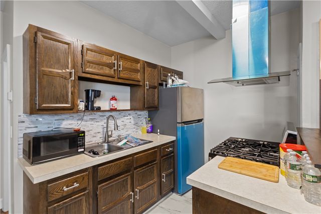 129 Academy Avenue, Providence, RI 02908