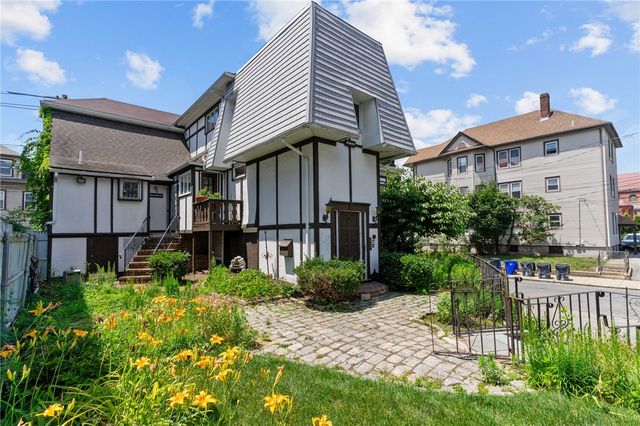 129 Academy Avenue, Providence, RI 02908