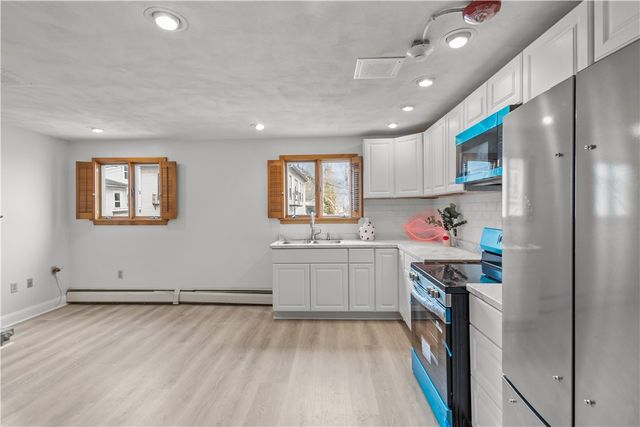 129 Academy Avenue, Providence, RI 02908