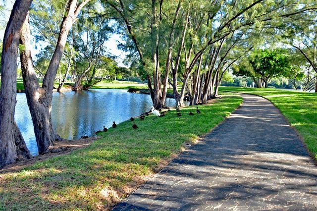 4857 INDEPENDENCE DRIVE, Bradenton, FL 34210