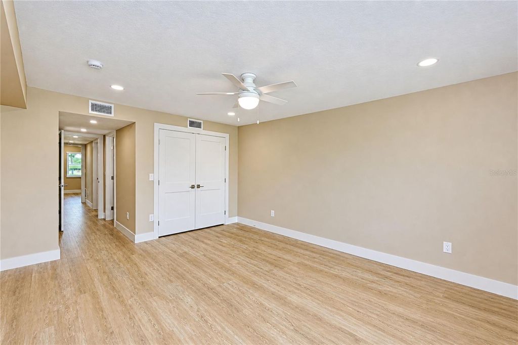 Image 20 of property listing at 4857 INDEPENDENCE DRIVE, Bradenton, FL 34210