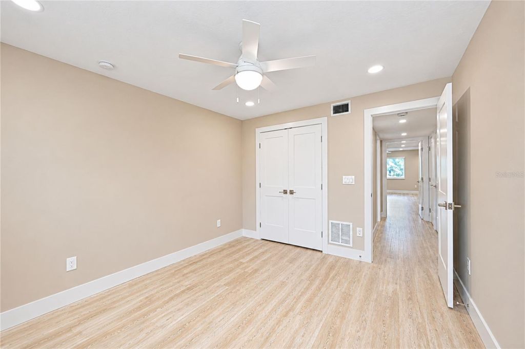 Image 24 of property listing at 4857 INDEPENDENCE DRIVE, Bradenton, FL 34210