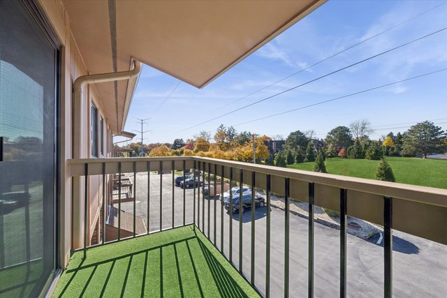 7990 Garfield Avenue 14-3, Burr Ridge, IL 60527