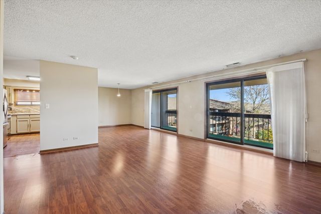 7990 Garfield Avenue 14-3, Burr Ridge, IL 60527