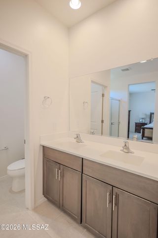 14031 E Golden Oaks Road, Vail, AZ 85641