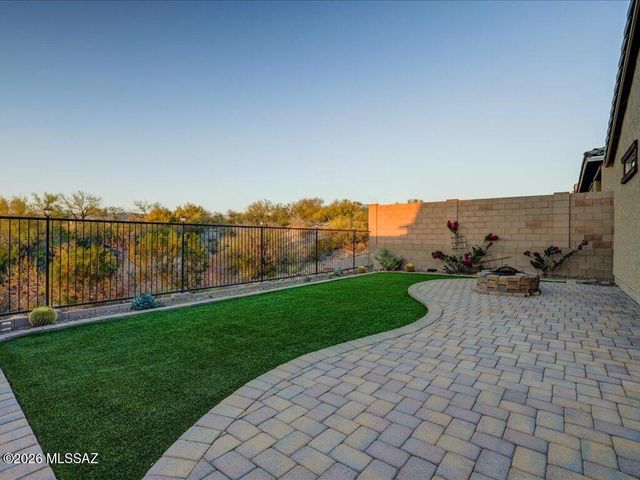 14031 E Golden Oaks Road, Vail, AZ 85641