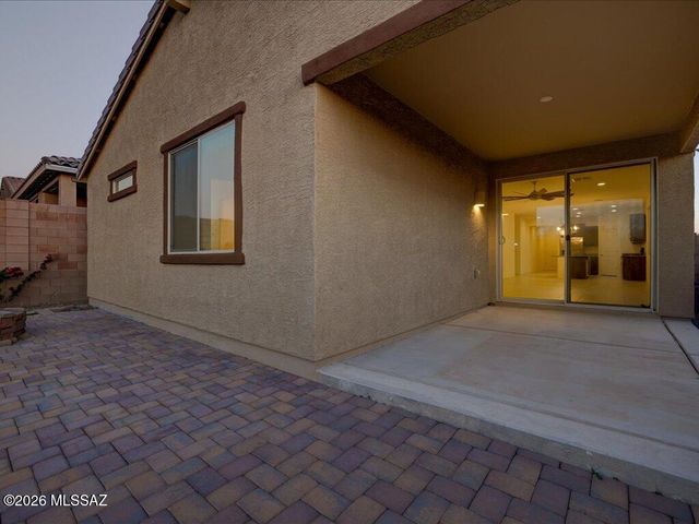 14031 E Golden Oaks Road, Vail, AZ 85641