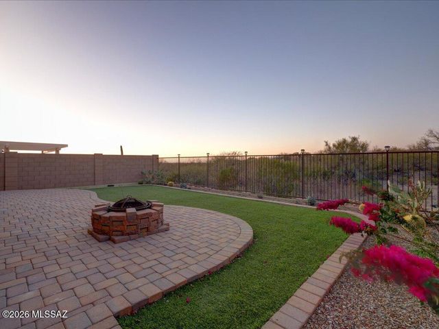 14031 E Golden Oaks Road, Vail, AZ 85641