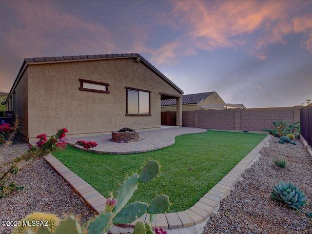 14031 E Golden Oaks Road, Vail, AZ 85641