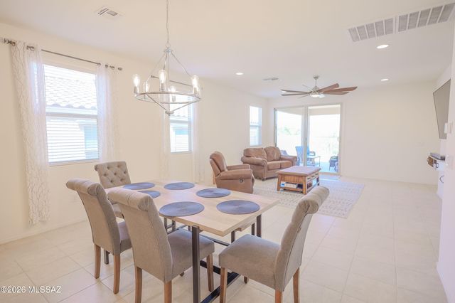 14031 E Golden Oaks Road, Vail, AZ 85641