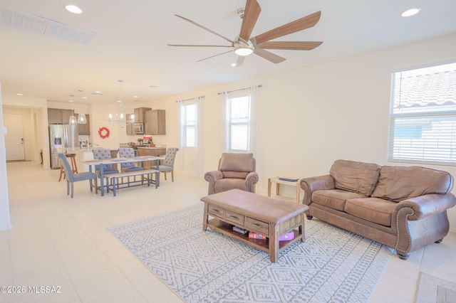 14031 E Golden Oaks Road, Vail, AZ 85641