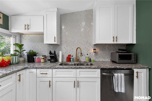 2218 Dunseath NW Avenue, Atlanta, GA 30318