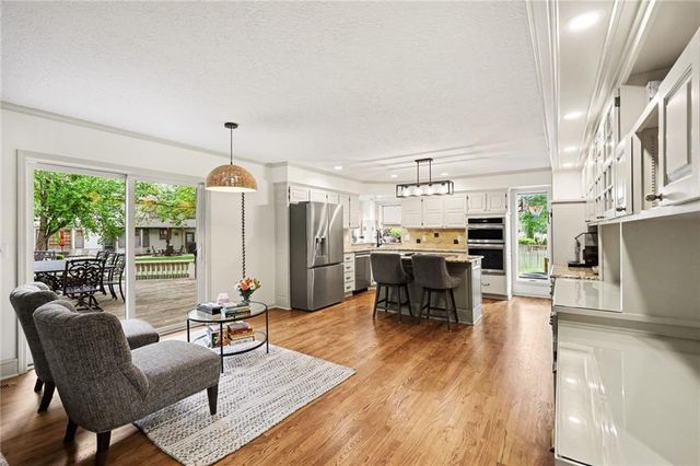 3416 W 123 Street, Leawood, KS 66209