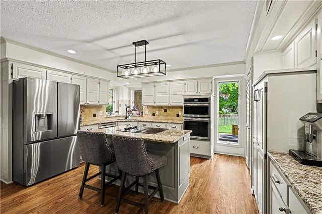 3416 W 123 Street, Leawood, KS 66209