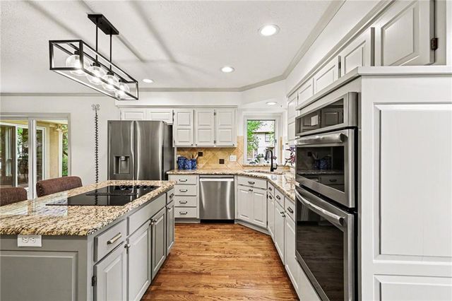 3416 W 123 Street, Leawood, KS 66209