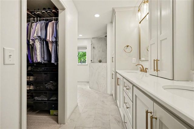 3416 W 123 Street, Leawood, KS 66209