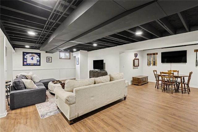 3416 W 123 Street, Leawood, KS 66209