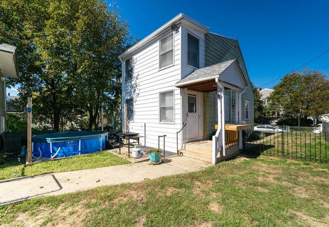 625 Green Street, Manchester, NH 03103