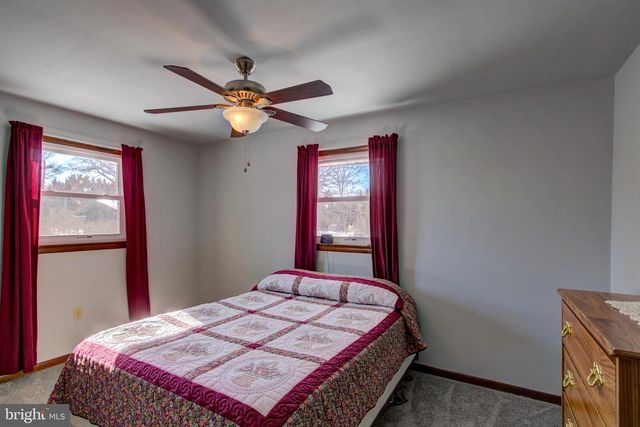 902 PERRY RD, Lititz, PA 17543