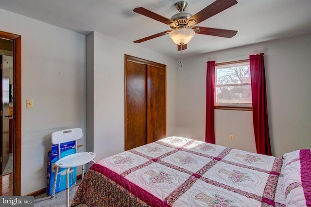 902 PERRY RD, Lititz, PA 17543