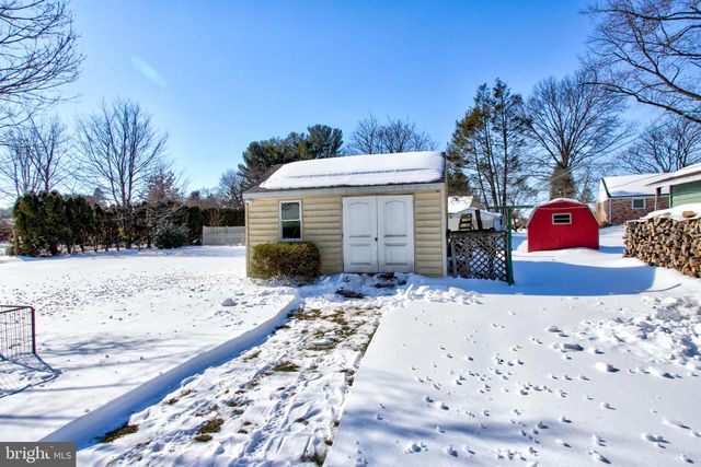 902 PERRY RD, Lititz, PA 17543