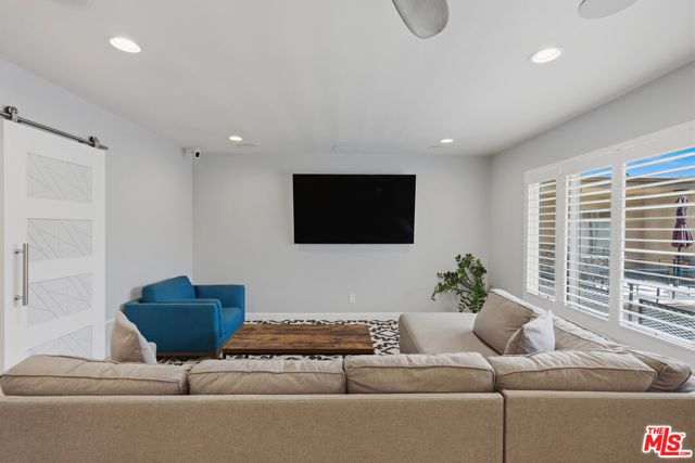 5232 Corteen Place 20, Los Angeles, CA 91607