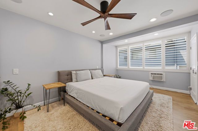 5232 Corteen Place 20, Los Angeles, CA 91607
