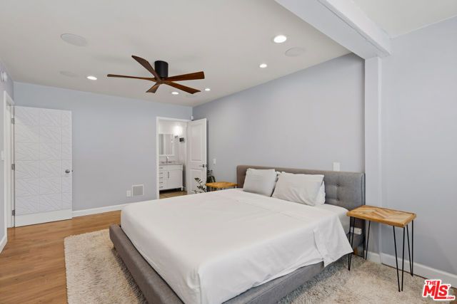 5232 Corteen Place 20, Los Angeles, CA 91607