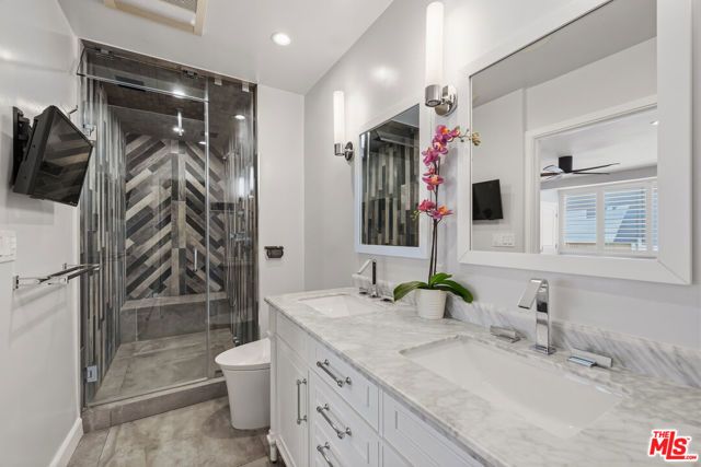 5232 Corteen Place 20, Los Angeles, CA 91607