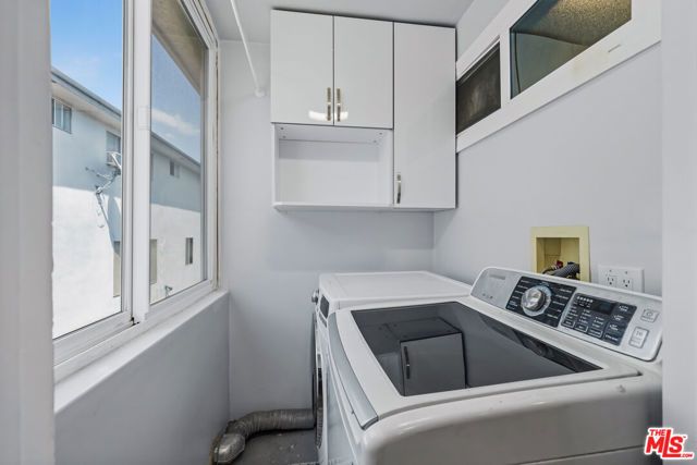 5232 Corteen Place 20, Los Angeles, CA 91607