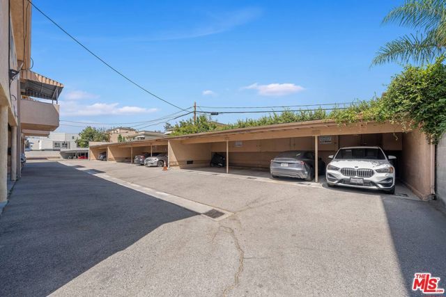 5232 Corteen Place 20, Los Angeles, CA 91607