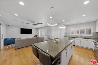 5232 Corteen Place 20, Los Angeles, CA 91607