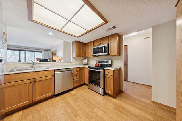 10 Windsor Court 311, New Brighton, MN 55112