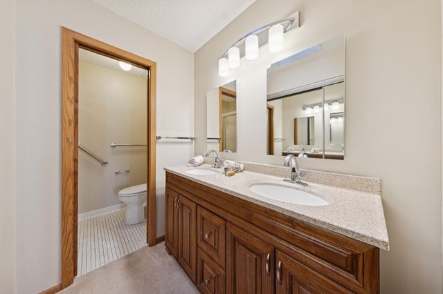 10 Windsor Court 311, New Brighton, MN 55112