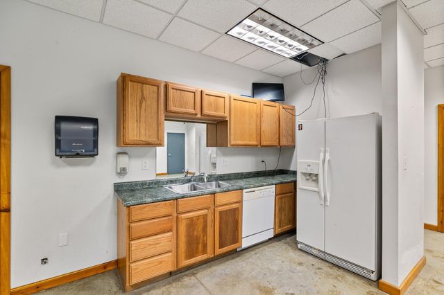 9500 Harding Highway E, Galion, OH 44833