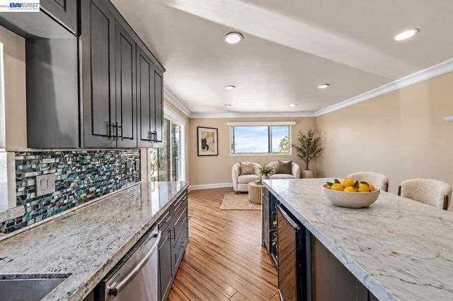 28016 Whitestone Ct, Hayward, CA 94542