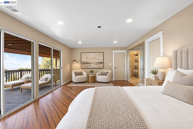28016 Whitestone Ct, Hayward, CA 94542