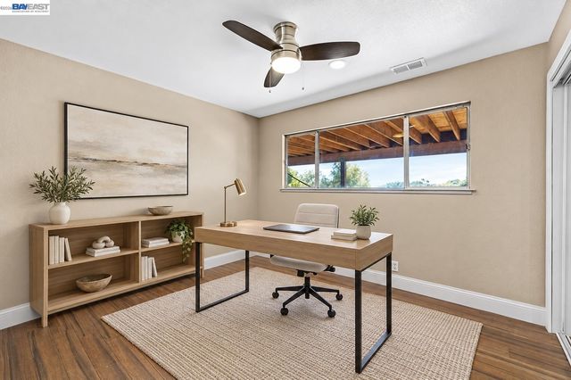 28016 Whitestone Ct, Hayward, CA 94542